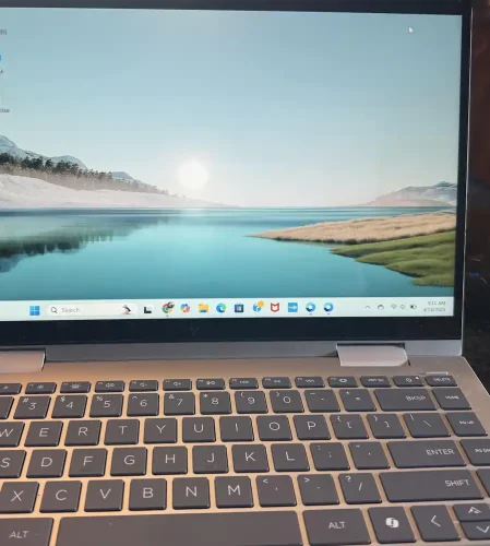 HP Envy 17 Touch Laptop 1TB SSD 32GB RAM Win 11 Pro (Touchscreen) photo review